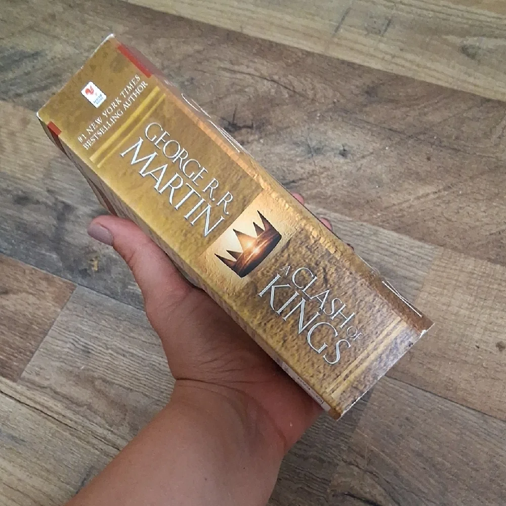 A Clash of Kings by George R.R. Martin Book #2 - Picture 3 of 3